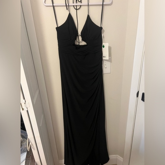 NWT Mac Duggal Black Jersey Halter Strap Ring Cut Out Draped Gown - Size 8 - Picture 7 of 9